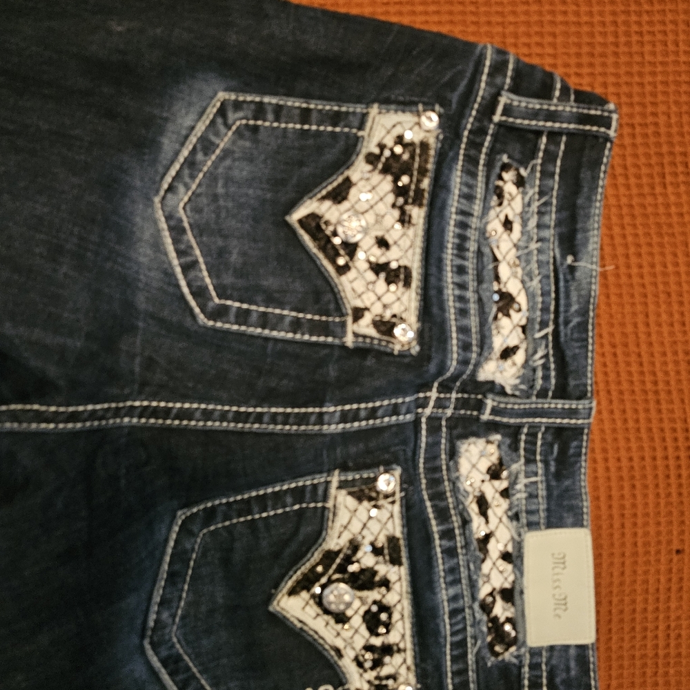 Stylish Blue Jeans with Lace Detailing